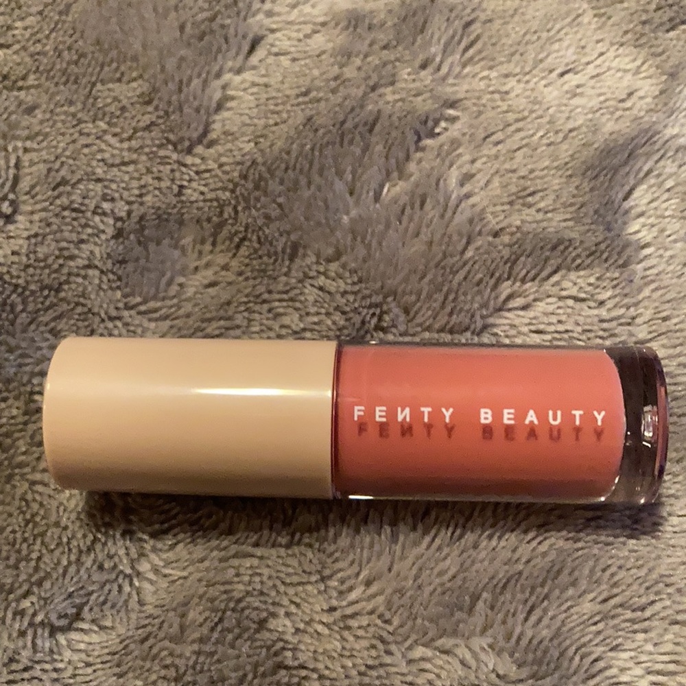 💚3/$10 Fenty Beauty Lip Gloss in Fenty Glow
